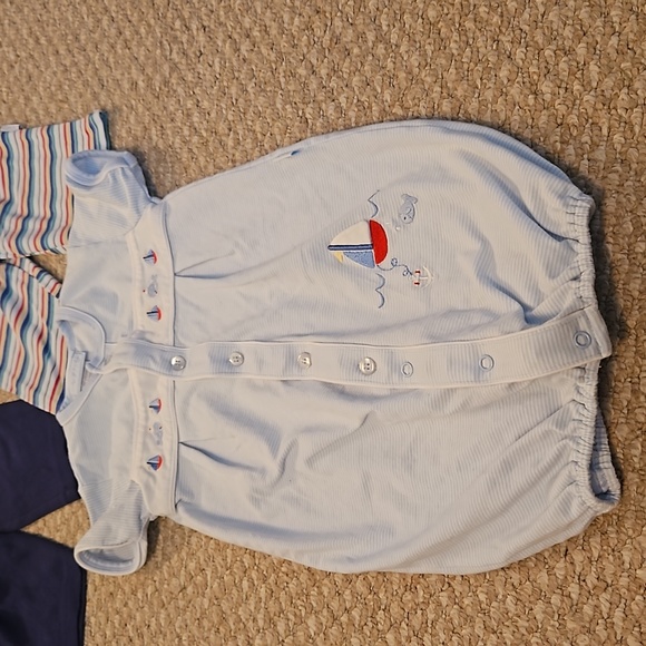 Outfit Bundle - Picture 6 of 13